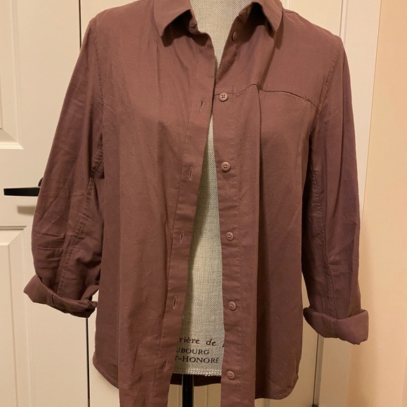 ‼️SOLD‼️Lululemon button up